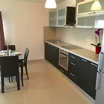 Elysium Apartmanhotel 3*